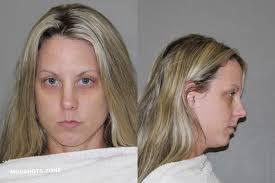 Kaitlin Chambers's Instagram, Twitter & Facebook