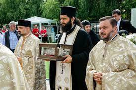 Nu vă învăţaţi a şi zise maica domnului: Braul Maicii Domnului A Ajuns La Voluntari Basilica Ro