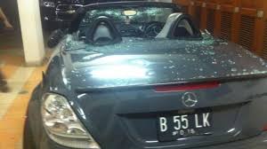 Tapi perlu pembaca ketahui di keluargaku terutama akhirnya karena udah nanggung aku ceritain aja ke dia kalo aku sudah beristri dan punya anak. Heboh Anak Mantan Menteri Kejar Kejaran Pakai Mobil Mewah Kartika Putri Dan Anak Mendagri Korban Tribun Jambi