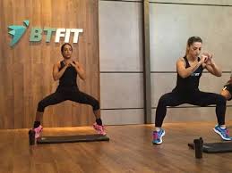 Samantha schmütz voltou a criticar os artistas que apoiaram jair bolsonaro. De Olho Na Boa Forma Samantha Schmutz Faz Treino Intenso De 20 Minutos Em Que Queima Ate 500 Calorias Corpo Extra Online