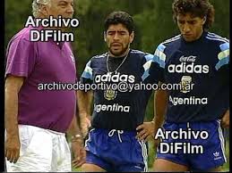 Bajada del avion de la seleccion argentina. Entrenamiento De La Seleccion Argentina Alfio Coco Basile Difilm 1994 Ug 3560 Youtube