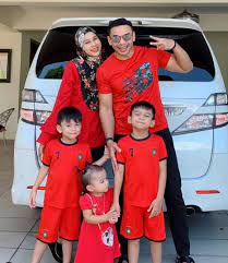 Norman hakim online sayfasında doğum tarihi, ikamet yeri, telefon numarası, adres ve sosyal medya hesapları gibi kişisel bilgileri bulabilirsiniz. Dua Orang Ni Banyak Menyakat Kilang Ke 3 La 3rd Batch La Norman Hakim Berita Kopak Cc