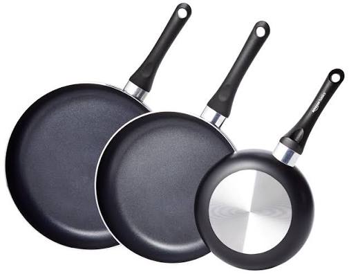 Amazon.com: Amazon Basics Non-Stick 3-Piece Frying Pan Set with Stay Cool  Handles, 8-inch, 10-inch, 12-inch, Black: Home & Kitchen