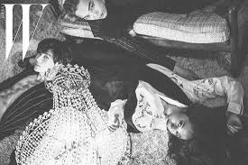 Pun menggaet tiga visual grup asuhan sm entertainment, yaitu taemin shinee, krystal f(x), dan kai exo menjalani sebuah group photoshoot. Krystal Taemin And Kai Continue The Skinship In More Pictures From W Korea Taemin Taemin And Kai Shinee