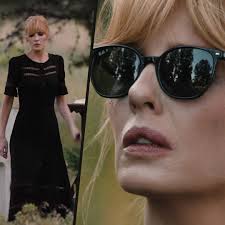 Kristen Bell's outfits in Nobody Wants This: From Joanne's Reformation  dress to her hot date night looks with Noah