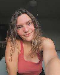 Tessa Petersen's Instagram, Twitter & Facebook