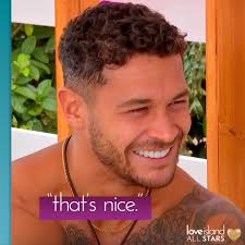 The support Callum shows Tom and Molly > anything else 💕 #LoveIsland  #AllStars