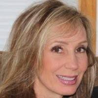 Anne Happel's Instagram, Twitter & Facebook