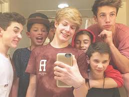 Jacob Sartorius Hit By Fan Slapped While Taking Picture Assault Brandon Rowland Magcon Boys Magcon Funny