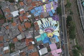 Nov 21, 2015 · pada relief candi borobudur, bangunan rumah yang menggunakan bentuk atap kampung berjumlah 27 buah, atap limasan 48 buah, serta atap tajuk 2 buah (darwanto, 2001). Mural Di Genteng Rumah Sekitar Flyover Lenteng Agung Selesai Ada Gambar Ondel Ondel Halaman All Kompas Com