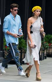 Born 22 august 1995) is an english singer and songwriter.after working as a model, she signed with warner bros. Dua Lipa One Kiss Singer Almost Exposes Modesty By Going Knickerless In Daring Dress Celebrity News Showbiz Tv Express Co Uk