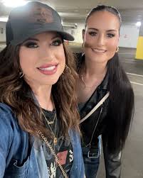 🖤 CASEY SAVAGE 🖤