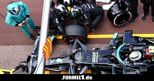 Ein bisschen so, wie wenn ein kreuzschraubenzieher nicht genau ins kreuz des schraubenkopfs passt. Valtteri Bottas Radmutter Klemmt Noch Immer Am Auto Fest