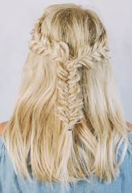 Half Up Fishtail Braids For Short Hair Model Jannayaromich Fishtail Hairstyles Hair Styles Fish Tail Braid
