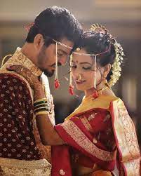 Affordable maharashtrian wedding photography prices by professional and culturally sensitive photographer surinder singh. Maharashtrian Wedding Use Hashtag Maha Indian Wedding Photography Poses Wedding Couple Poses Photography Indian Wedding Photography Couples