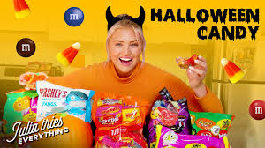 Un modèle élégant et tout simple, à la découpe princesse et aux poches habilement dissimulées. Walmart Sells Mickey Mouse Halloween Cookie Kits That You Need For Your Next Movie Marathon