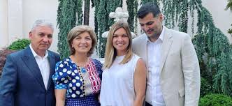 Simona halep (28 de ani, locul 4 wta) si toni iuruc au stabilit toate planurile pentru nunta care se anunta de pe acum evenimentul anului 2020. Video RelaÈ›ia Dintre Simona Halep È™i Toni Iuruc In Impas Din Cauza PÄƒrinÈ›ilor Sportivei Stere È™i Tania Halep Nu Au Fost De Acord Cu Viitorul Lor Ginere
