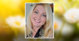 Heather Hemphill's Instagram, Twitter & Facebook