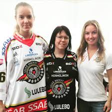 265 kr mån 21:00 16 bud. Lulea Hockey Laila Davidsson Fran Cederkliniken Blev Den Forsta Vinnaren Av En Signerad Matchtroja Fran Lulea Hockey Mssk Nagonsin Pa Dagens Sponsortraff Hos Tva Kok I Pitea Facebook