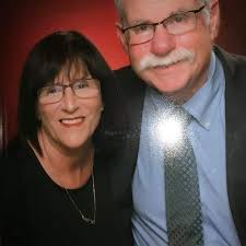 Can some one with a MyHeritage account please help me? I want to contact a  woman named Lee Rosenzweig who is running a family website