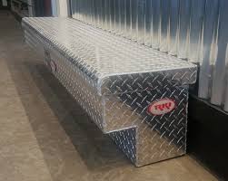 A side mount tool box from uws allows you to maximize storage space on your truck. 67 Aluminum Rki S Series Toolbox Toppers And Trailers Plus