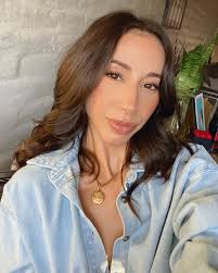 Vanessa Romeo's Instagram, Twitter & Facebook