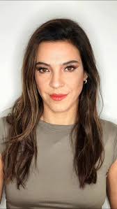 Un clásico Roberto Rojo.... Simple,sofisticada,sencilla,actual,moderna y  clásica a la vez