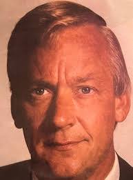 Everett Finch's Instagram, Twitter & Facebook