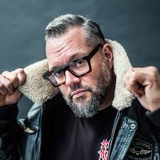 Als je een oude man wordt maar jezelf niet als oude man zíét, word je een  parodie op jezelf'