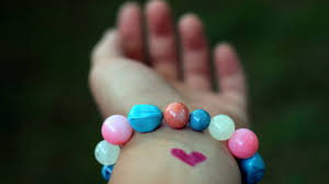 Love Symbol In Hand Hd Wallpapers Love Wallpaper Heart Wallpaper Hd Beautiful Romantic Pictures