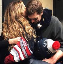 Looks like tom brady is practicing on some level. Gisele Trostet Tom Brady Nach Super Bowl Pleite Stars Vol At
