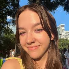 Lorraine Snyder's Instagram, Twitter & Facebook