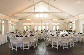 Wedding Talk Margaret Ben Wedding Venue Locations Christmas Bride Table Decorations