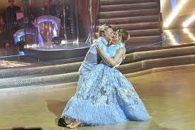 Len goodman , bruno tonioli and carrie ann inaba all returned as judges. Osvart Andrea Egyedul Maradt Eletforma