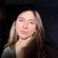 Carol Casella's Instagram, Twitter & Facebook