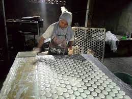 Kemudian tambahkan tape singkong yang sudah dihaluskan, telur, dan air dingin. Makanan Fermentasi Indonesia Bukti Kejeniusan Para Leluhur Bangsa Indonesia