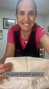 TORTA PESCHE La torta soffice alle pesche è perfetta per questa stagione.  La pesca è un frutto estivo molto saporito. Se ben maturo dona alla torta  un sapore davvero squisito. Se amate