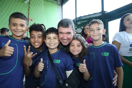 Com a agenda cheia, governador acompanha volta &agrave;s aulas de perto no interior de MS