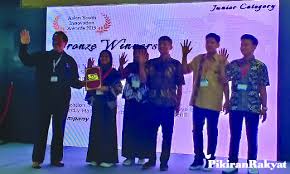 Maybe you would like to learn more about one of these? Belia Smp Islam Cendekia Cianjur Siap Berprestasi Hingga Level Internasional Pikiran Rakyat Com Halaman 2