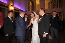 Hürriyet gazetesi ankara temsilcisi hande fırat, ankara'da iş adamı murat özvardar'la dünyaevine girdi. Mustafa Destici Twitterren Hurriyet Gazetesi Ankara Temsilcisi Hande Firat Ile Murat Ozvardar Ciftine Bir Omur Boyu Mutluluklar Diliyorum