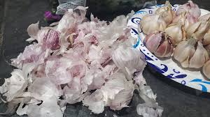 What can I do with garlic skins to turn them into seasoning?