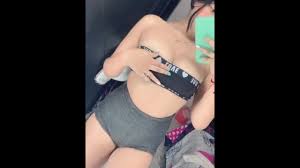 مصرية بدلع عشيقها