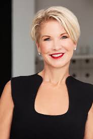 Ashley Davis's Instagram, Twitter & Facebook