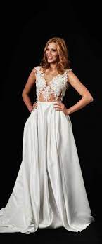 Hier findest du spannende und beliebte spielfilme wie romantische liebeskomödien, dramen oder tanzfilme auf deutsch. Gefunden Bei Happy Brautmoden Brautkleid Hochzeitskleid Edel Elegant Romantisch Emanuel Hendrik Elegante Kleider Brautkleider Romantisch Kleid Hochzeit