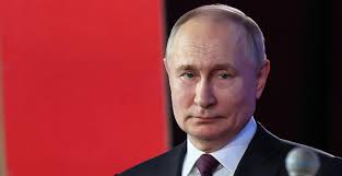 Analys: ”Bara nyttiga idioter får intervjua Putin”