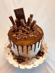 Chocolate Candy Drizzle Cake Drizzle Cake Chocolate Candy Food