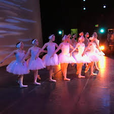 Juneau Dance Theatre (@juneaudancetheatre) • Instagram-Fotos und -Videos