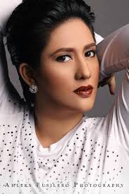 Lumuhod ka sa lupa (1993)