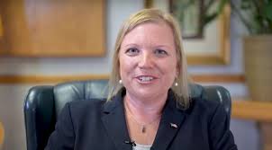 Endorsing a new judge for Collier County