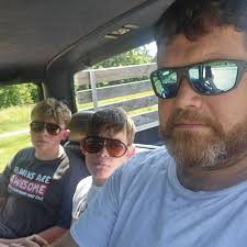 Is it illegal for cops to sit in a turning lane with no lights